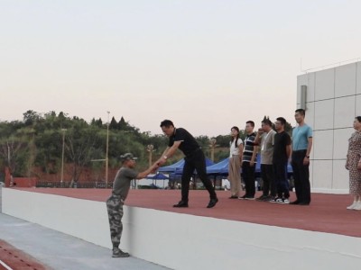 军训特辑丨军训淬炼青春 勉励情暖人心