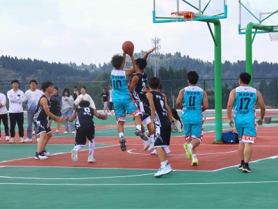 “新生杯” | 2023级新生杯篮球、足球赛正式开幕，不负青春！