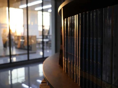 徜徉书海之中，发现生活之心 | 走进遂职图书馆~