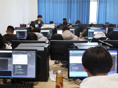 信息工程学院：信息承载梦想，科技创想未来！