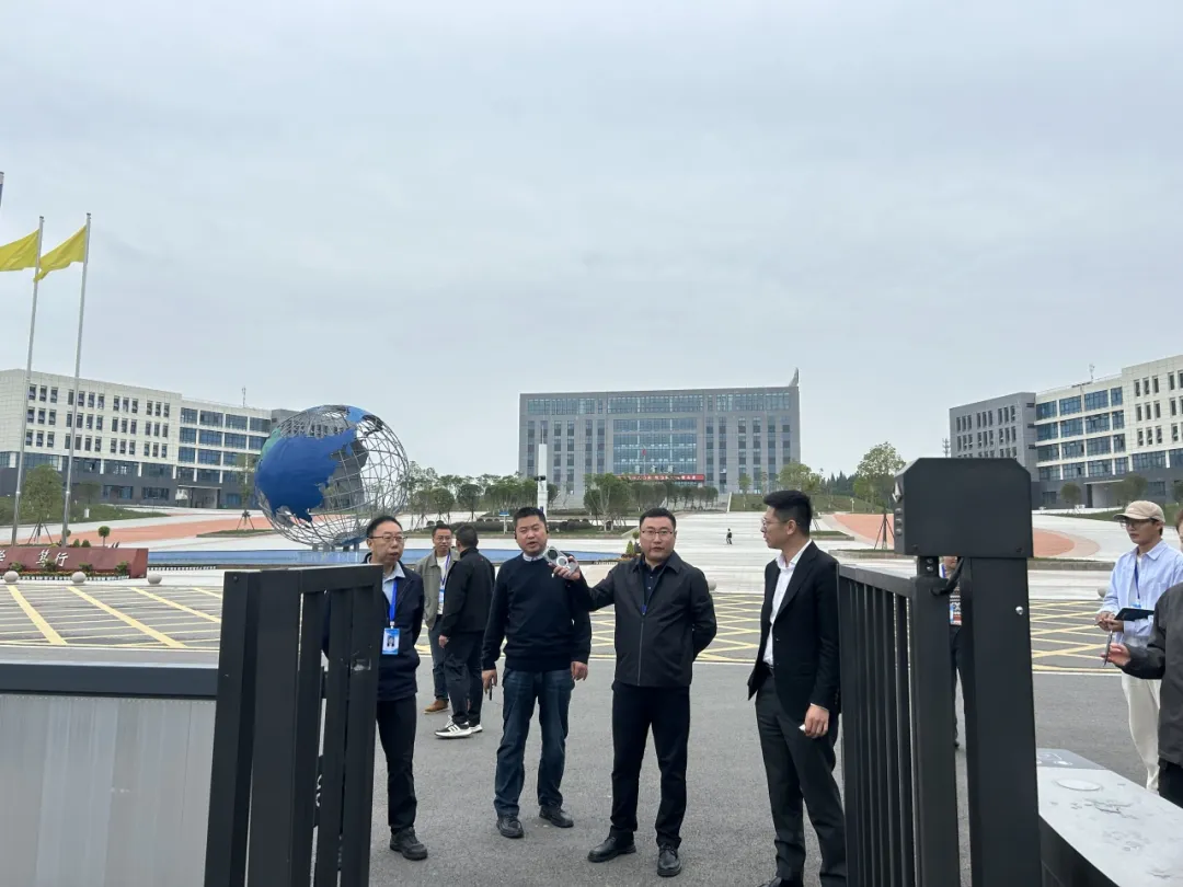 我校开展校园安全稳定大检查